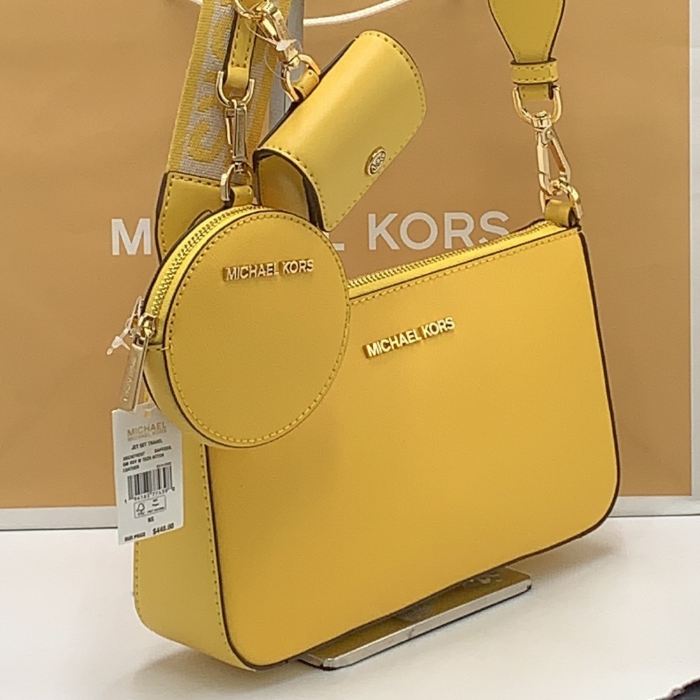 MICHAEL KORS JET SET TRAVEL SMALL
SHOULDER CROSSBODY BAG WITH TECH ATTCH AIRPOD - Picture 4 of 16